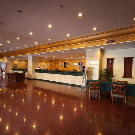 Hampton By Hilton Dalian Zhongshan Екстер'єр фото
