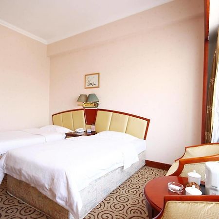 Hampton By Hilton Dalian Zhongshan Екстер'єр фото
