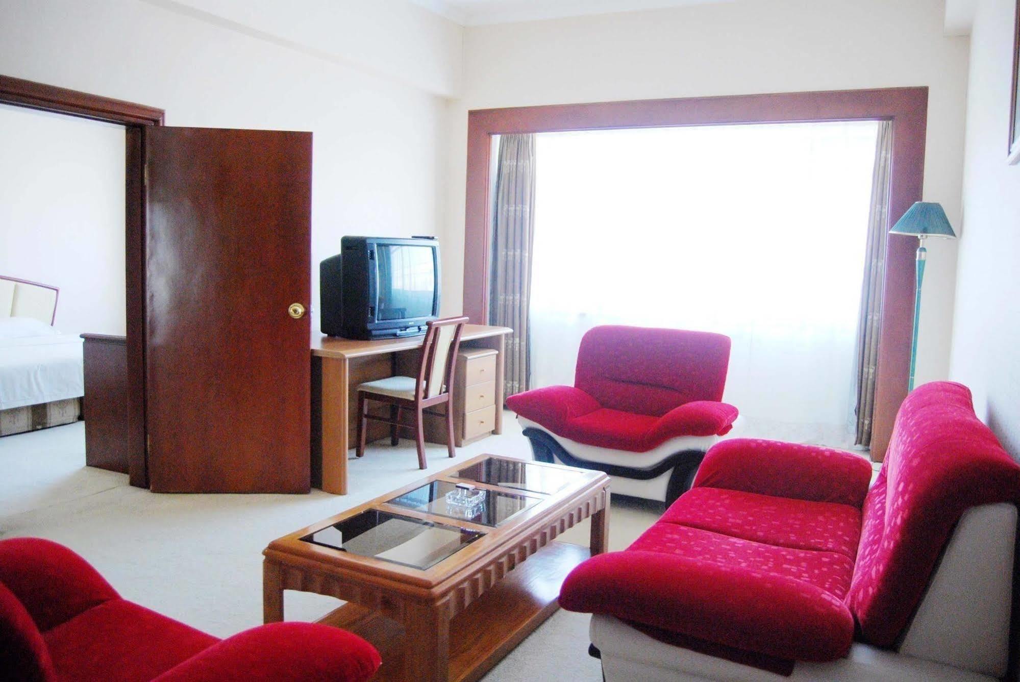 Hampton By Hilton Dalian Zhongshan Екстер'єр фото