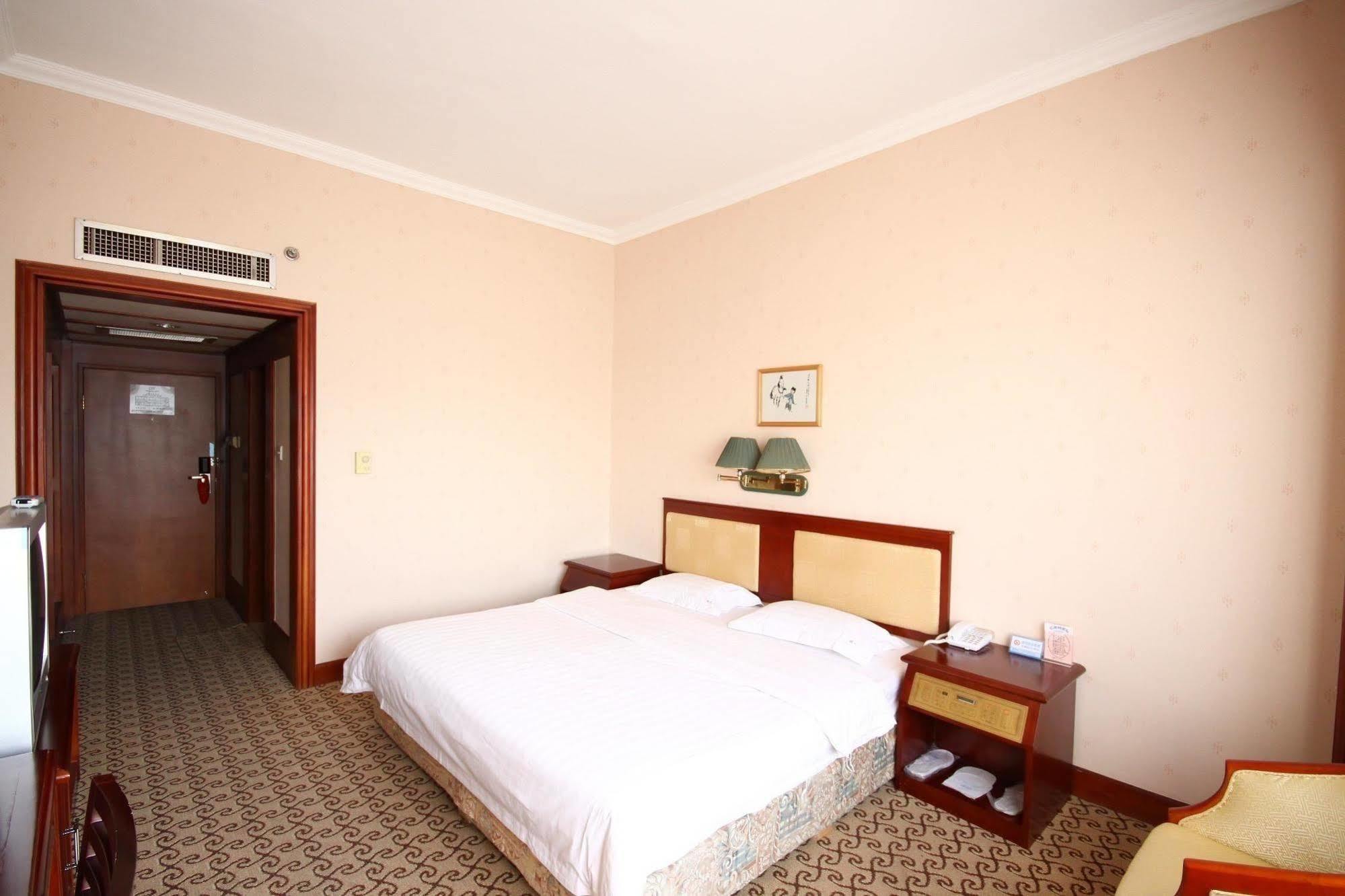 Hampton By Hilton Dalian Zhongshan Екстер'єр фото