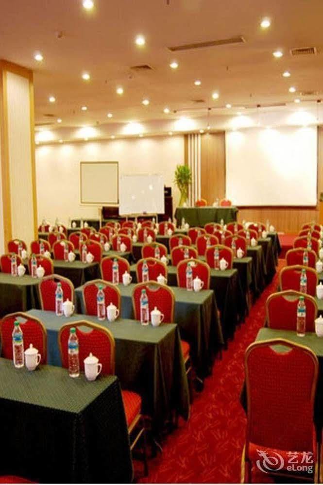 Hampton By Hilton Dalian Zhongshan Екстер'єр фото