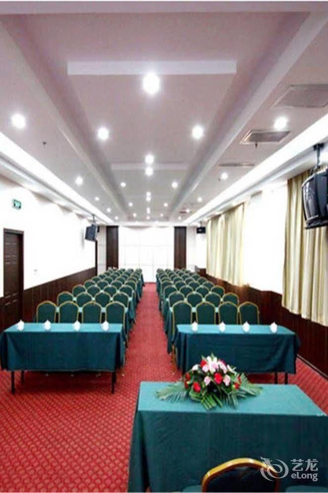 Hampton By Hilton Dalian Zhongshan Екстер'єр фото