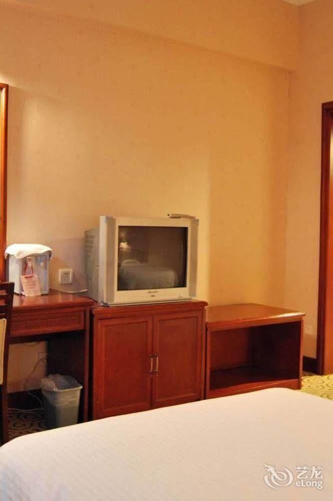 Hampton By Hilton Dalian Zhongshan Екстер'єр фото
